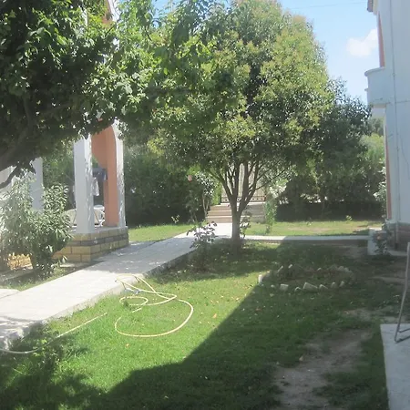 Inci Apart &